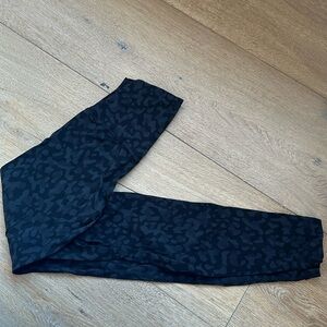 SIZE 0 LULU LEMON BLACK LEOPARD PRINT LEGGINGS